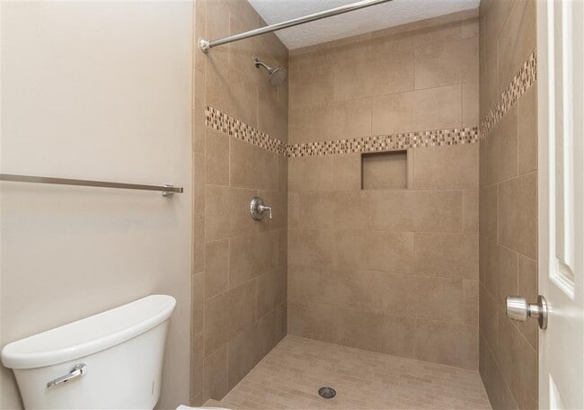 Building Photo - 7403 Tall Pines Dr