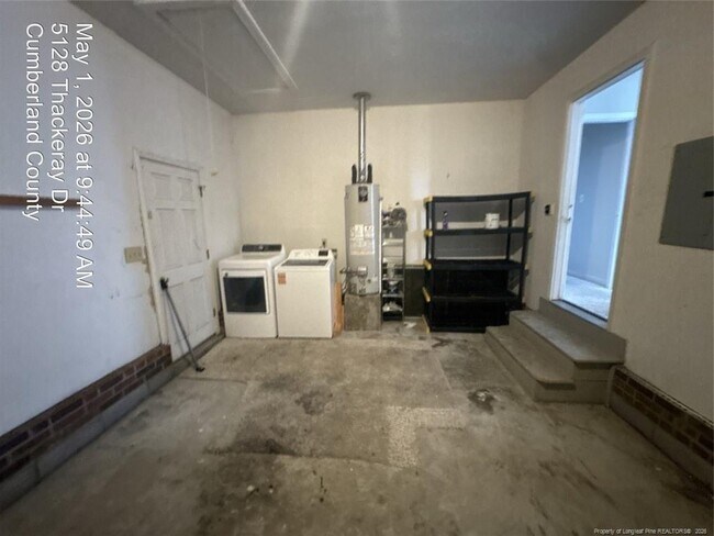 Building Photo - 5128 Thackeray Dr