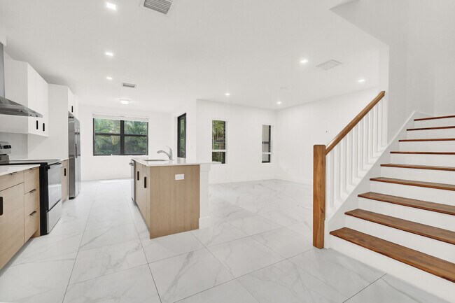 Building Photo - 407 Bella Sol Way