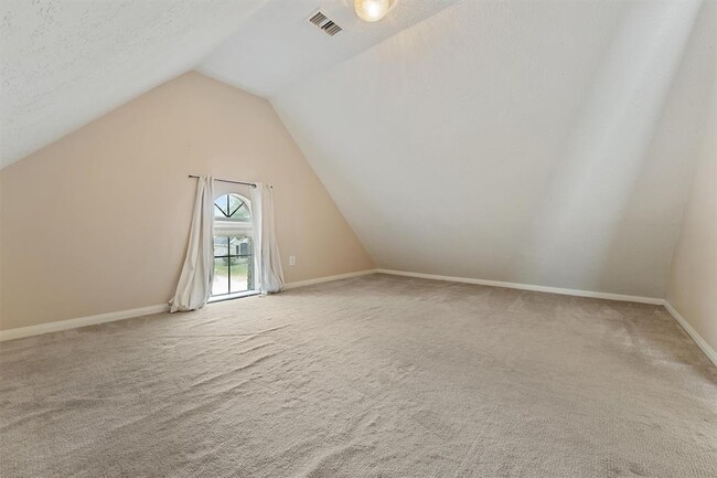 Building Photo - 17827 Scenic Oaks Dr