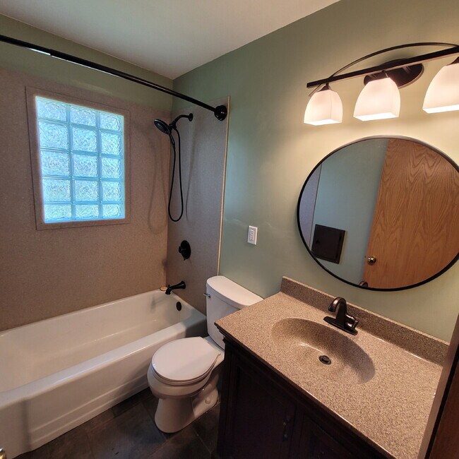 Building Photo - "Charming 3-Bed Home with Finished Basemen...