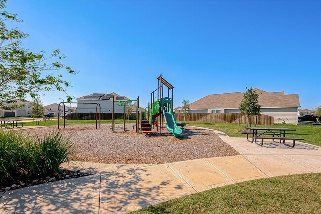 Building Photo - 5619 Brooklyn Rose Dr