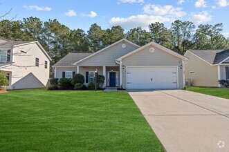 Building Photo - Charming Home