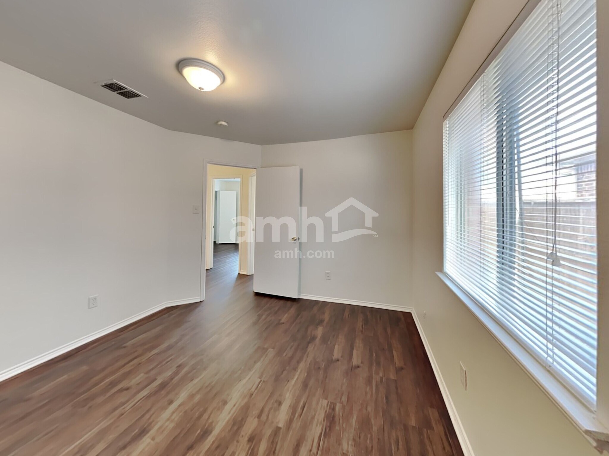 Building Photo - 9109 King Ranch Dr