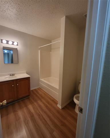 Building Photo - 2513 Barksdale Dr