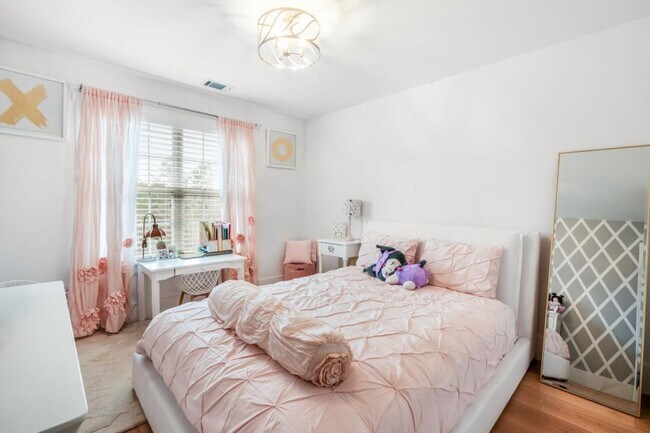 Building Photo - 1046 Wiley Bridge Rd