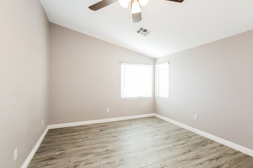 Building Photo - 6553 Raven Hall St