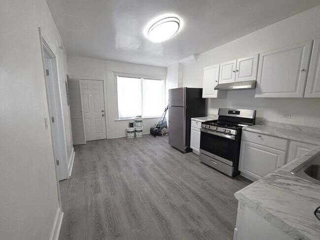 Building Photo - 1943 W 63rd St