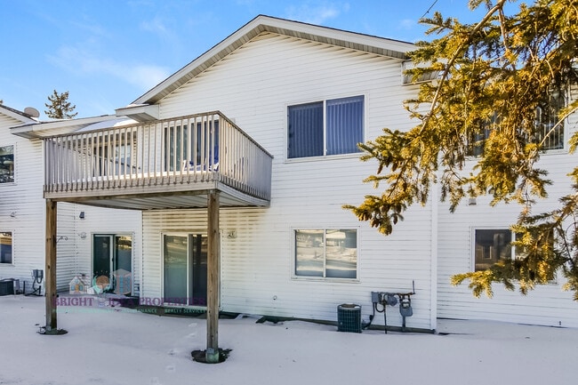 Building Photo - 2737 Douglas Dr N