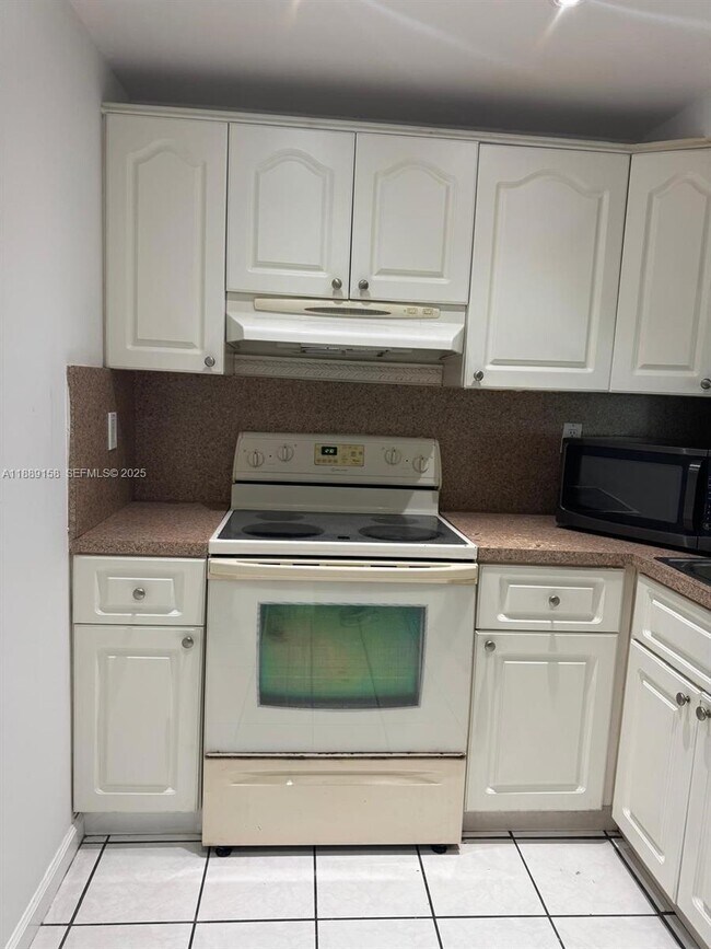 Building Photo - 11750 SW 18th St