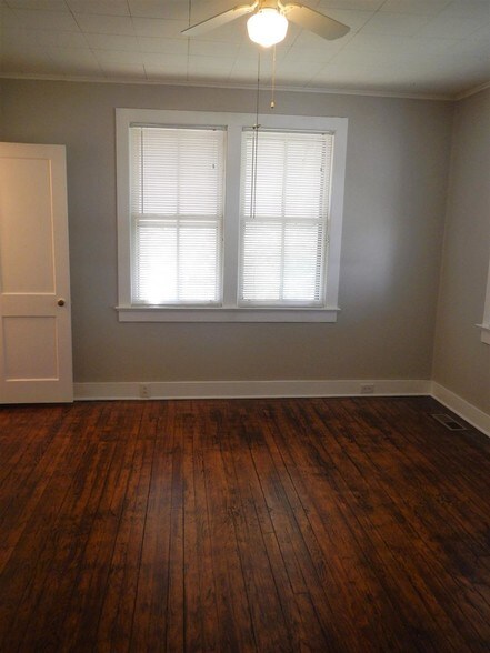 Bedroom 2 - 1521 Poinsettia Rd