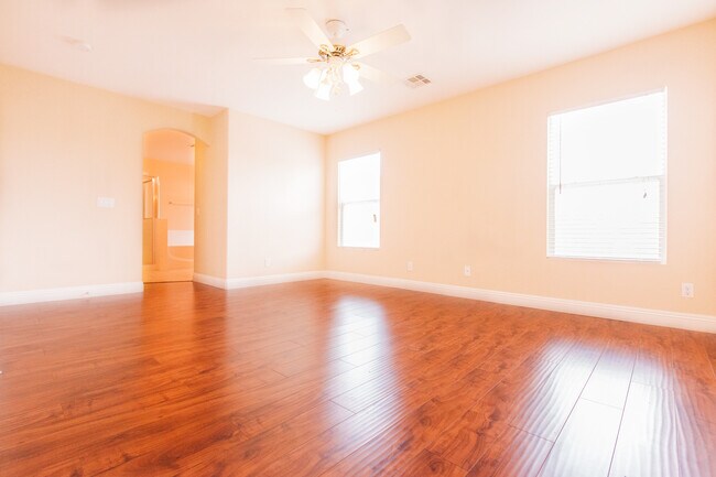 Building Photo - Beautiful 2 Story 4 Bedroom home