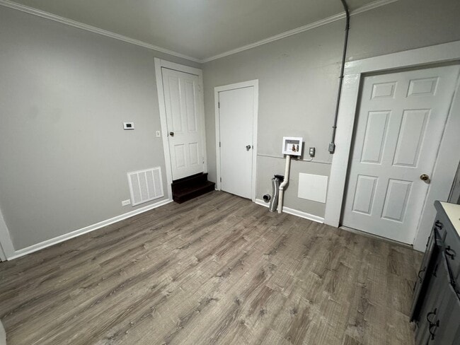 Building Photo - 2 Bedrooms- 1 Bathroom- Apartment in Lindale!