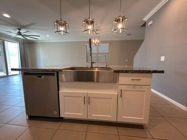 Building Photo - 4473 Suncup Dr
