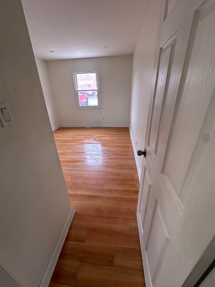 Building Photo - 1031 Lawnton Terrace