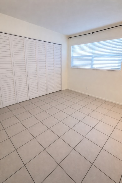 Building Photo - 3731 SW 60th Ave