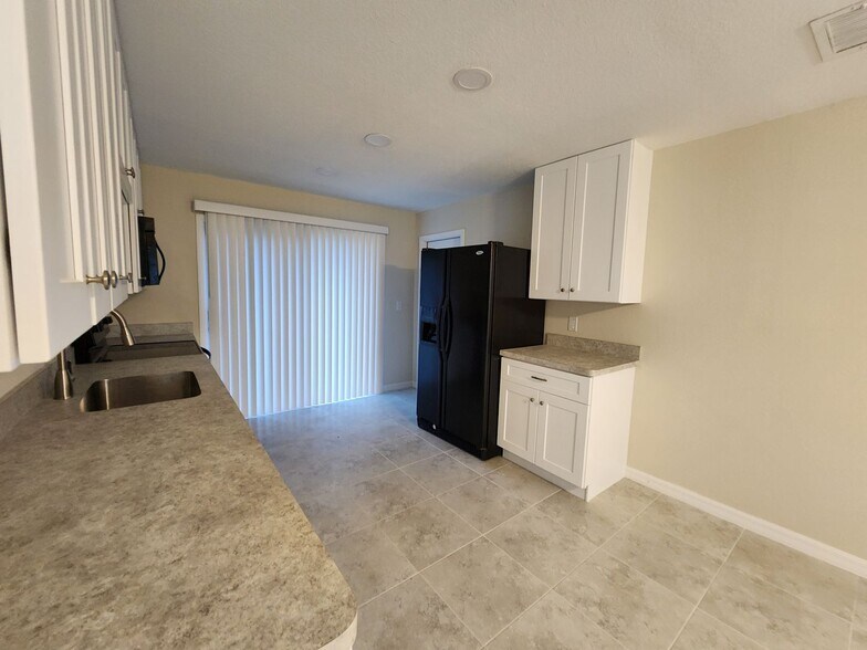 Building Photo - Cozy Duplex in the Beautiful Buckingham Area
