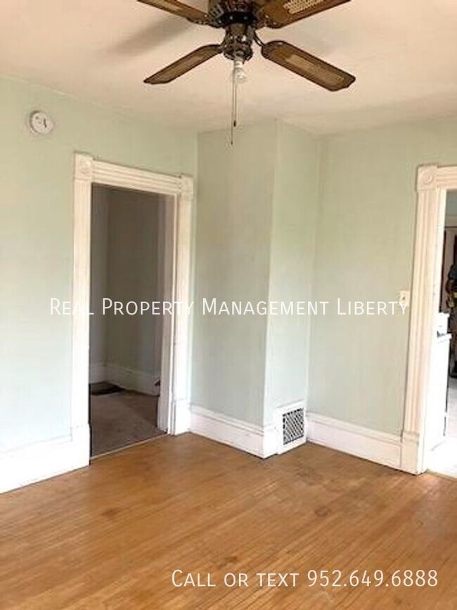 Building Photo - 2309 Buchanan St NE