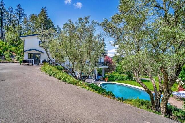 Building Photo - Welcome to Your Luxurious Napa Valley Retr...