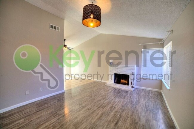 Building Photo - 1300 Old W Dr