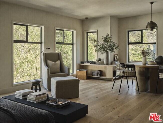 Building Photo - 10420 Lisbon Ln