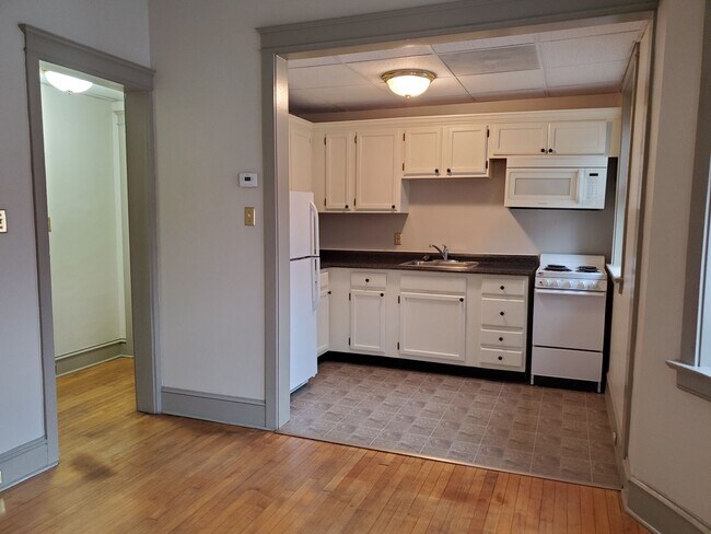 Building Photo - First Floor 1 Bedroom near Downtown Lancaster