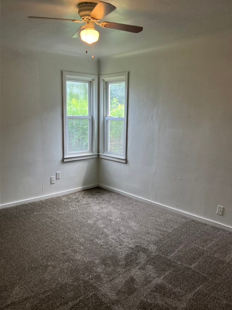 Building Photo - 23850 Dormont Ave