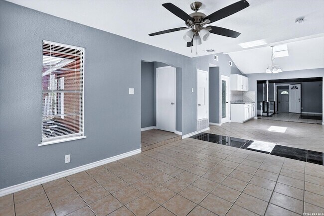 Building Photo - 5318 Costa Mesa St