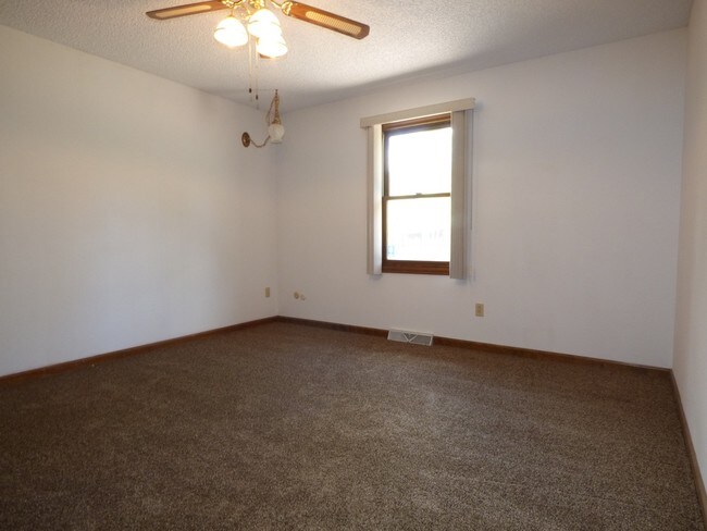 Building Photo - 155 Clubridge Pl