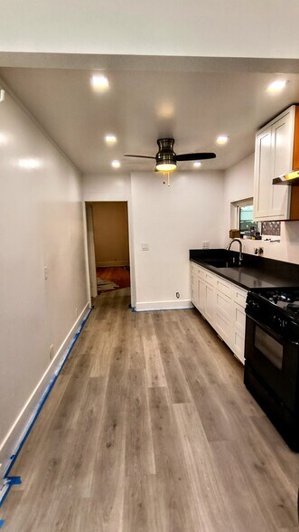 Building Photo - 1120 Sanborn Ave.