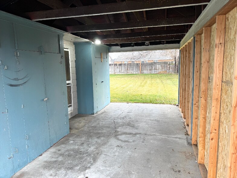 Building Photo - 1119 S Alderwood Dr