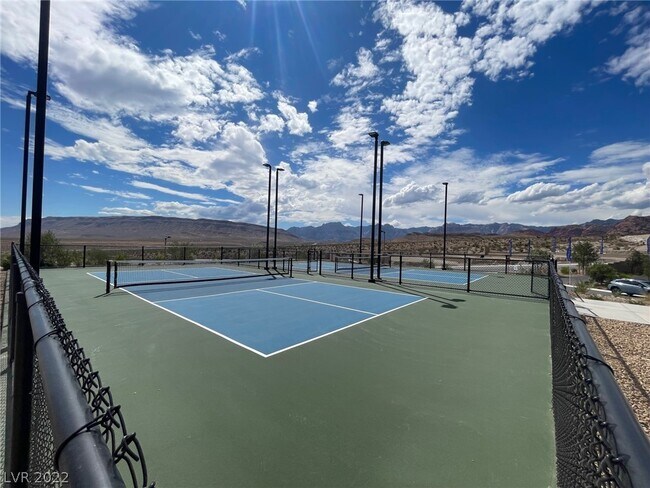 Building Photo - 909 Allister Flds Ln