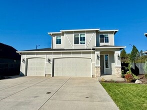 Building Photo - Gorgeous Ridgefield Home