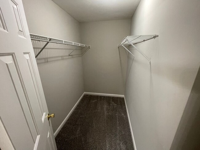 Building Photo - Exclusive Shelbyville Condo For Rent
