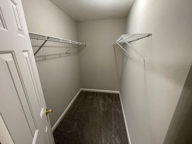 Building Photo - Pet Friendly Condo For Rent In Shelbyville