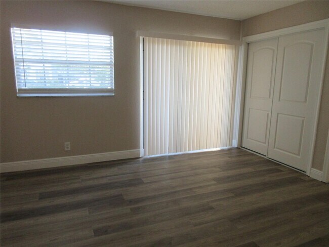 Building Photo - 8601 NW 35th St