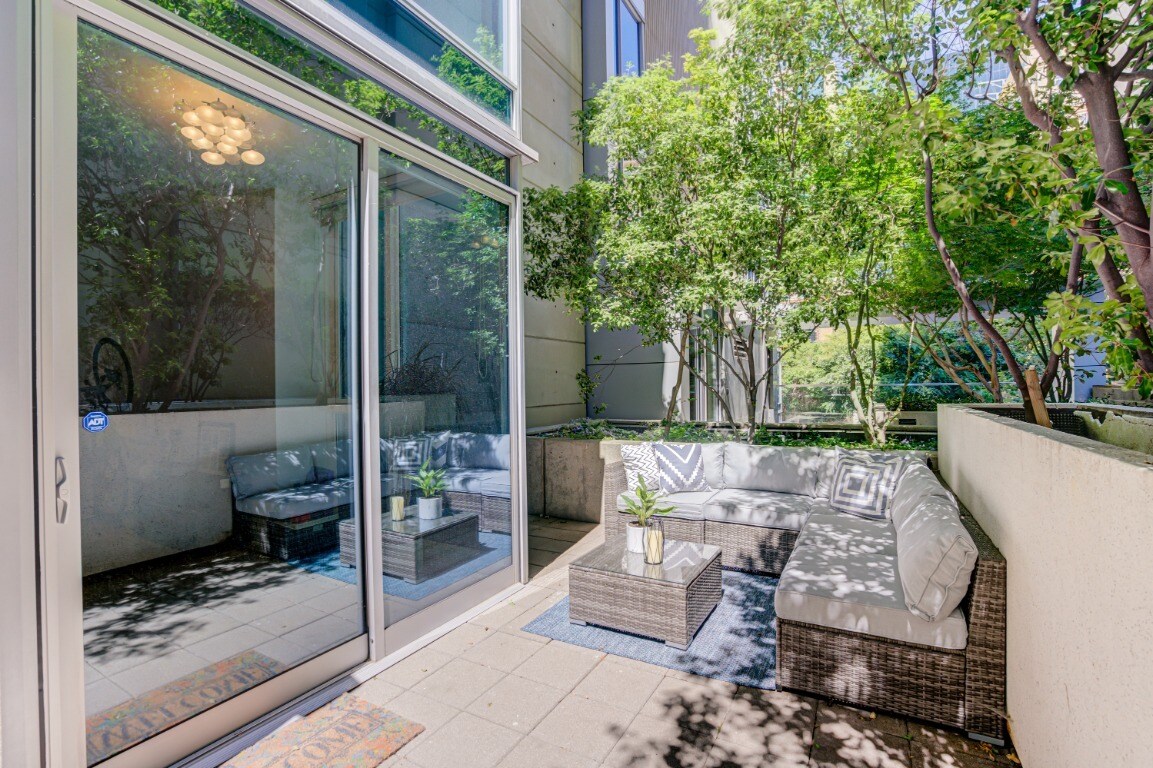 Building Photo - 631 Folsom St