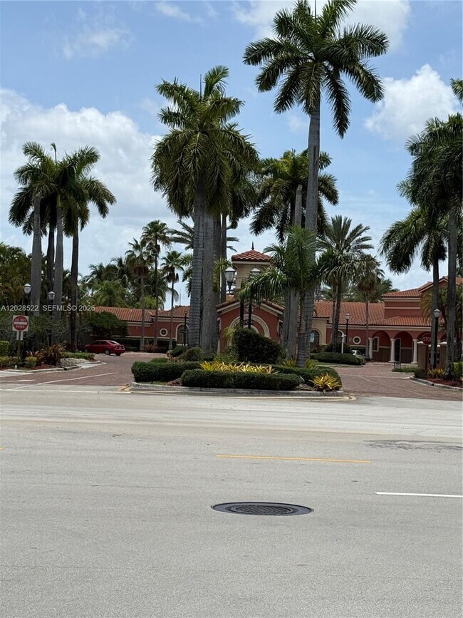 Building Photo - 4704 SW 160th Ave