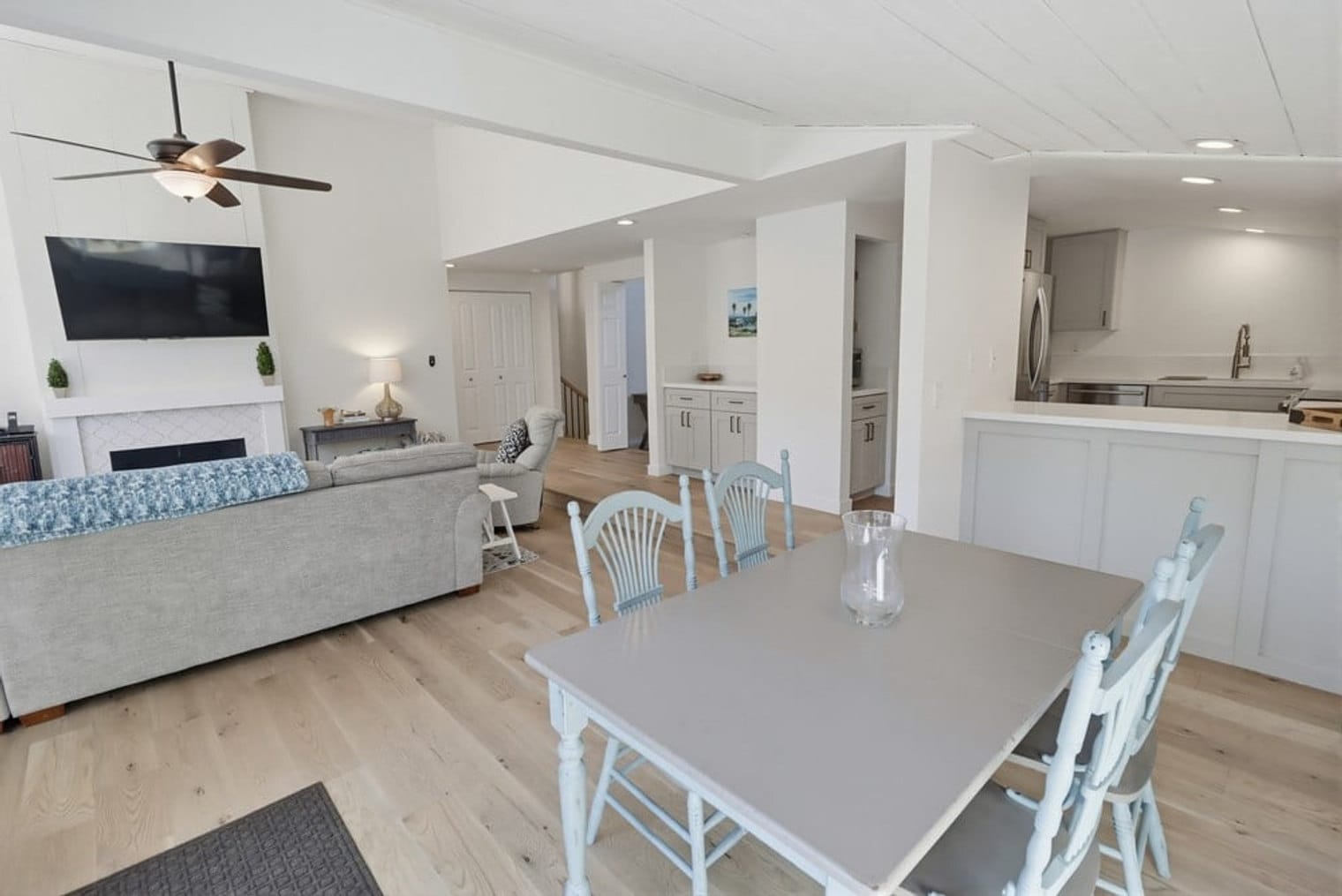 Building Photo - 521 S Sierra Ave