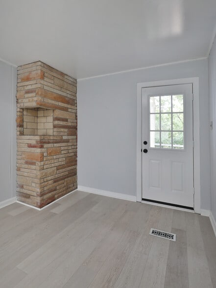 Building Photo - 4474 Starrett Rd