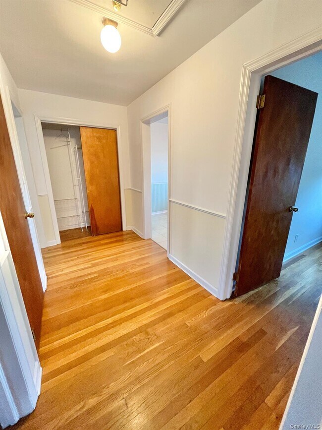 Building Photo - 500 Ellendale Ave