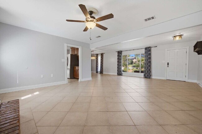Building Photo - "Charming 4-Bedroom Shalimar Retreat- Power Included With Rent!"