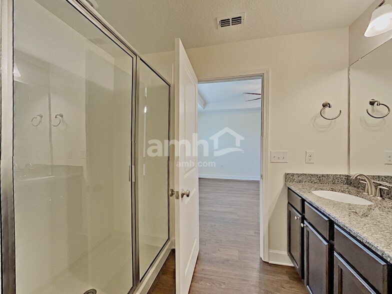 Building Photo - 4659 Reisswood Loop