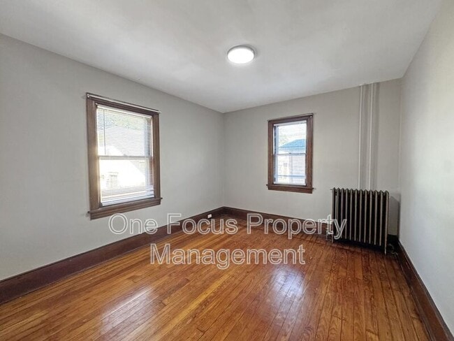 Building Photo - 95 Parkwood St