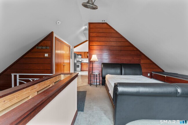 Building Photo - 105 Howe Ave