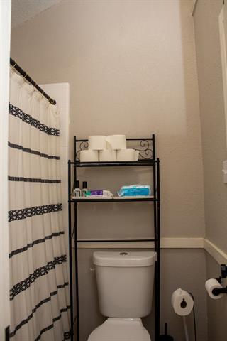 Building Photo - 7220 Blackthorn Dr