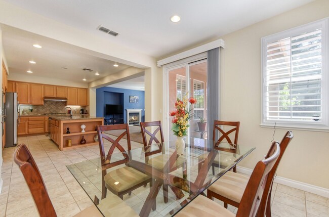 Building Photo - Breath-Taking 4/3. Backyard Oasis w/4 Car Garage!  Please read ad for viewings!