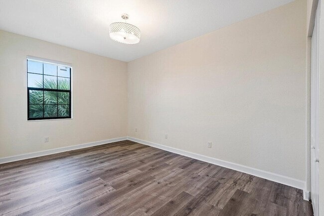 Building Photo - 5643 Sandbirch Wy