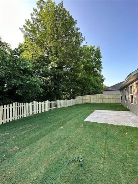 Building Photo - 6801 SW Chestnut Hill Rd