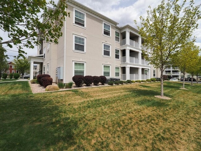 Building Photo - Beautiful Daybreak Condo